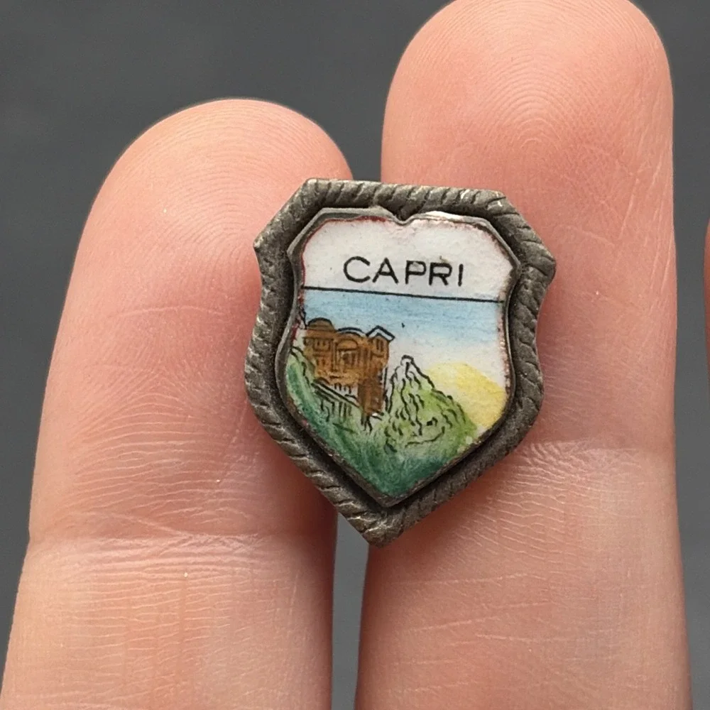 Vintage‎ Capri Italy Shield Crest European Country Europe Lapel Hat Pin